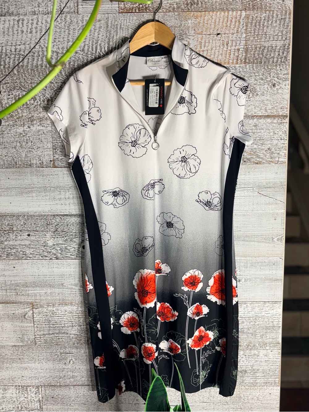 Dexim Golfwear | NWT Poppy Floral Short-Sleeve Golf Dress - Women's L, B&W/Red